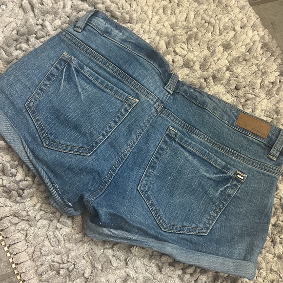GARAGE Low Waisted Denim Shorts - Picture 3 of 3